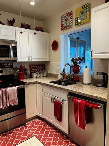 2734 NE 27th Court 22, Lighthouse Point, FL 33064