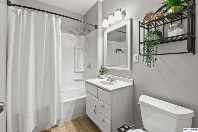 1114 S 54 Street, Omaha, NE 68106