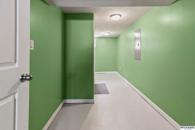 1114 S 54 Street, Omaha, NE 68106