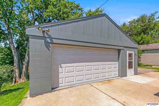 1114 S 54 Street, Omaha, NE 68106