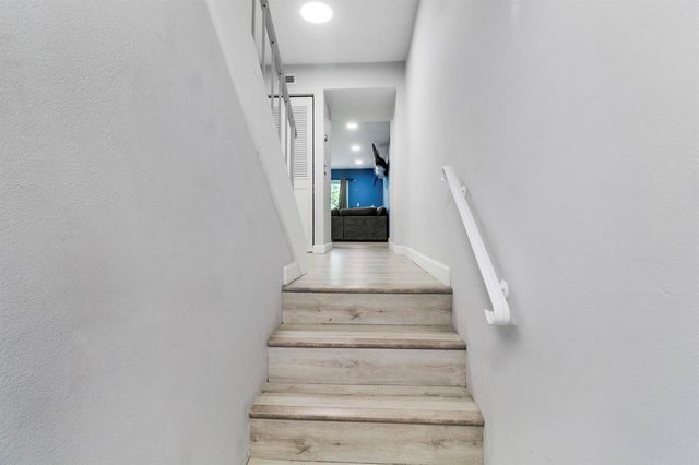 384 Golfview Road D, North Palm Beach, FL 33408