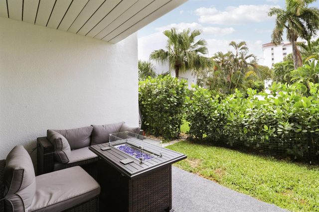 384 Golfview Road D, North Palm Beach, FL 33408