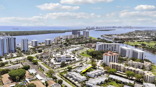 384 Golfview Road D, North Palm Beach, FL 33408