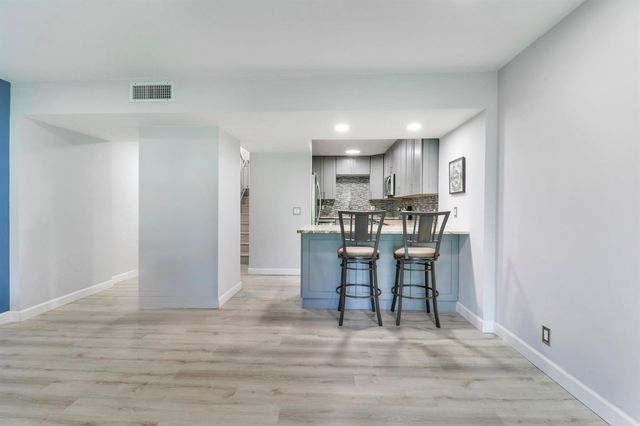 384 Golfview Road D, North Palm Beach, FL 33408