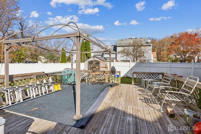 48 Woodland Way, South Brunswick, NJ 08810