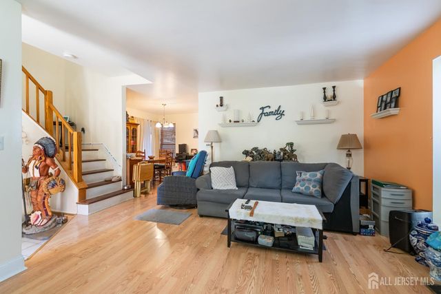 48 Woodland Way, South Brunswick, NJ 08810