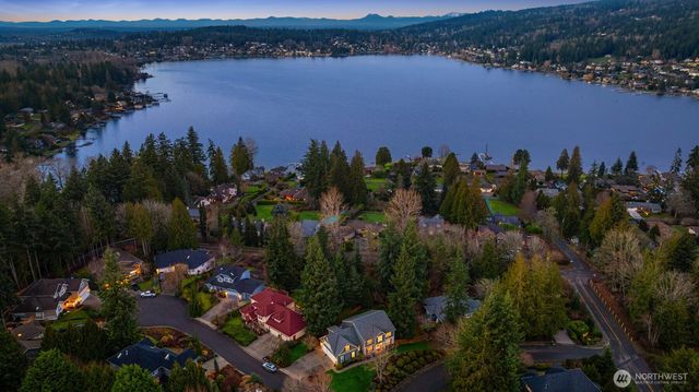 1402 Langara Circle, Bellingham, WA 98229