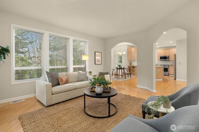 1402 Langara Circle, Bellingham, WA 98229