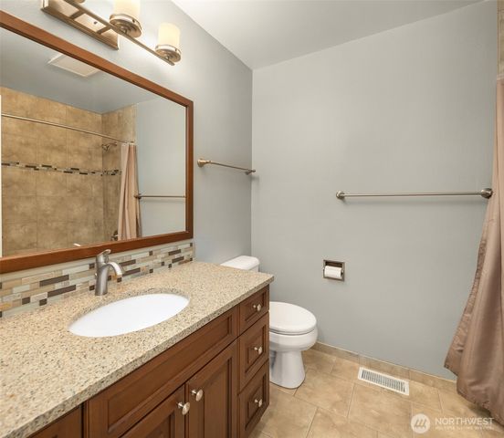 1402 Langara Circle, Bellingham, WA 98229