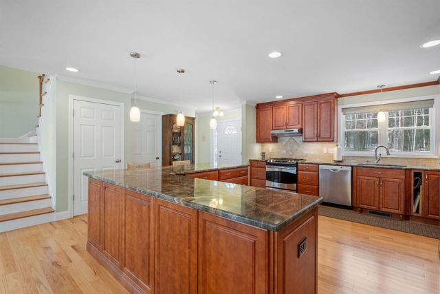 214 Krainewood Drive, Moultonborough, NH 03254