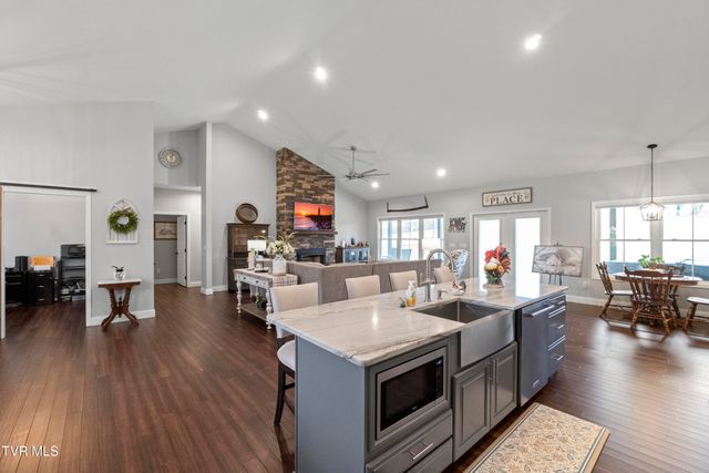 2905 Sunnyside Road, Greeneville, TN 37743
