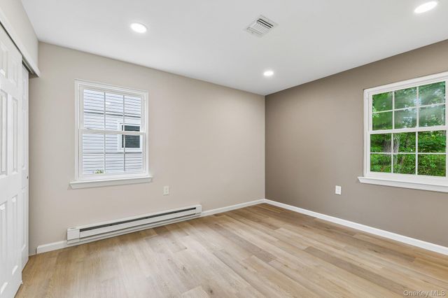 190 Canterbury Drive, Ridge, NY 11961