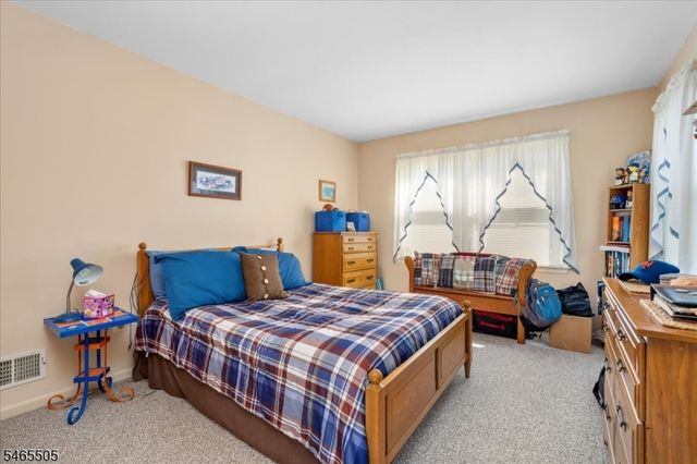 37 Flemming Dr, Hillsborough Twp., NJ 08844