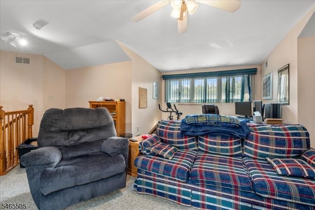 37 Flemming Dr, Hillsborough Twp., NJ 08844