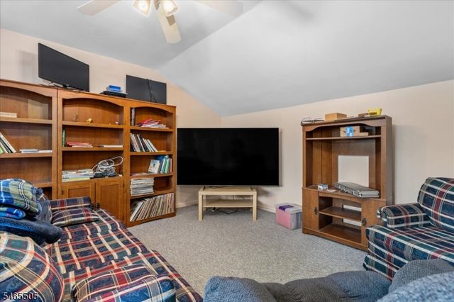 37 Flemming Dr, Hillsborough Twp., NJ 08844