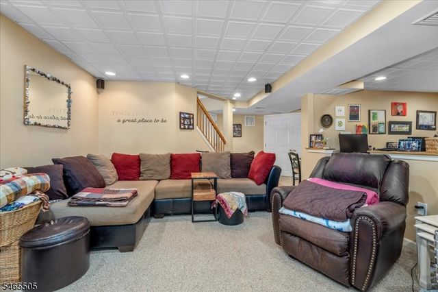 37 Flemming Dr, Hillsborough Twp., NJ 08844