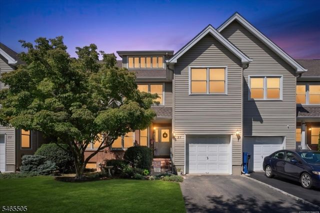 37 Flemming Dr, Hillsborough Twp., NJ 08844