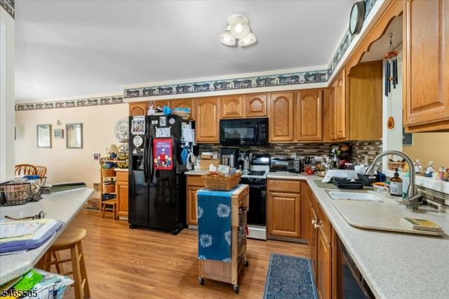 37 Flemming Dr, Hillsborough Twp., NJ 08844