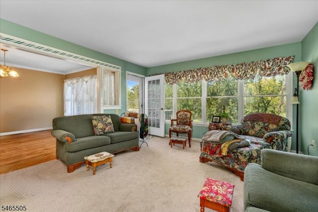 37 Flemming Dr, Hillsborough Twp., NJ 08844