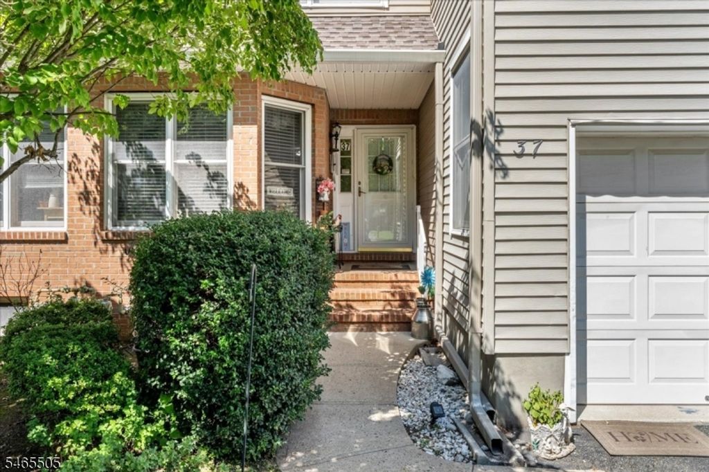 37 Flemming Dr, Hillsborough Twp., NJ 08844 — photo 2