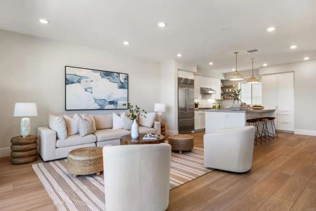 320 Chinquapin Avenue, Carlsbad, CA 92008