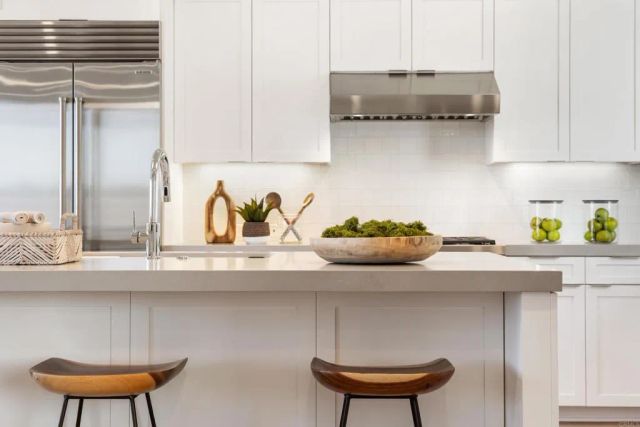 320 Chinquapin Avenue, Carlsbad, CA 92008