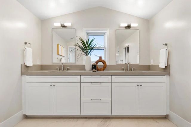 320 Chinquapin Avenue, Carlsbad, CA 92008