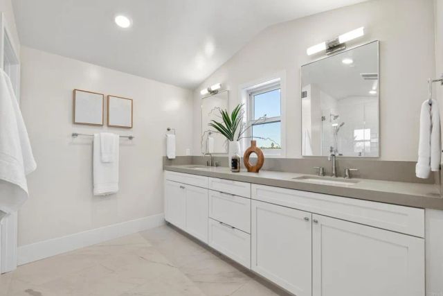 320 Chinquapin Avenue, Carlsbad, CA 92008