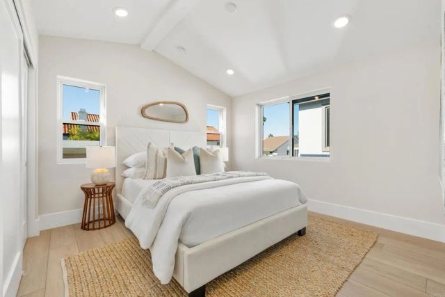 320 Chinquapin Avenue, Carlsbad, CA 92008