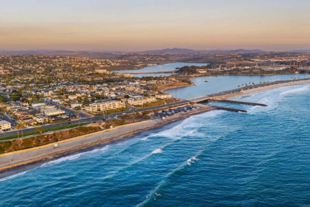 320 Chinquapin Avenue, Carlsbad, CA 92008