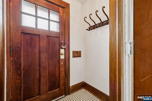 971 Garrison Avenue, Teaneck, NJ 07666