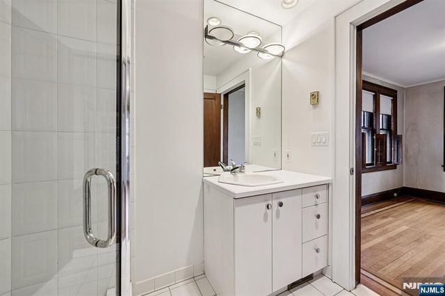 971 Garrison Avenue, Teaneck, NJ 07666