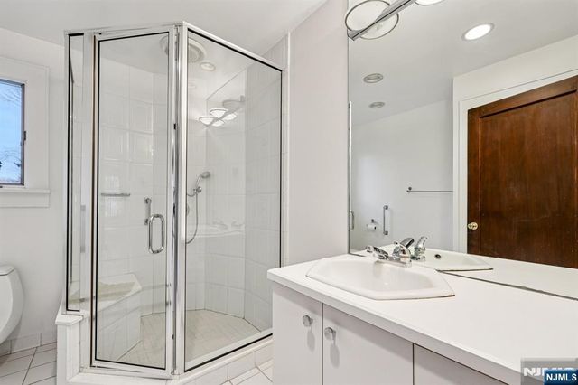 971 Garrison Avenue, Teaneck, NJ 07666