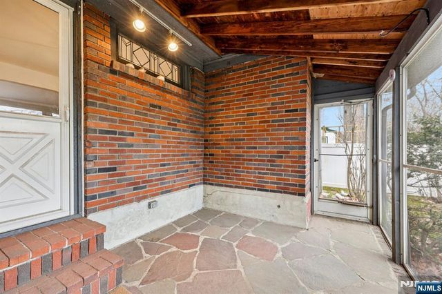 971 Garrison Avenue, Teaneck, NJ 07666