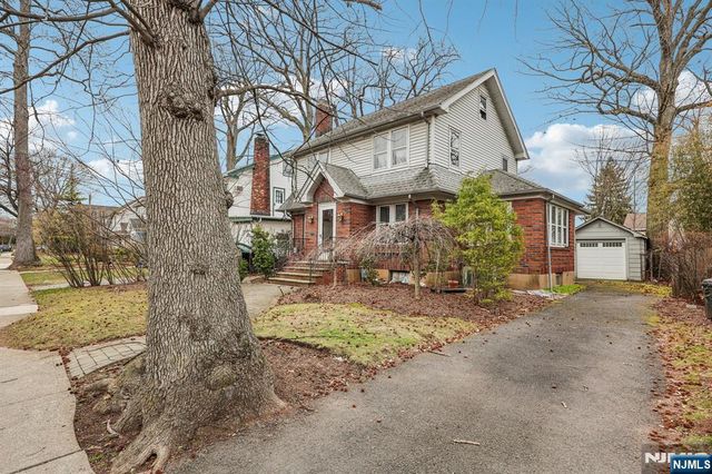 971 Garrison Avenue, Teaneck, NJ 07666