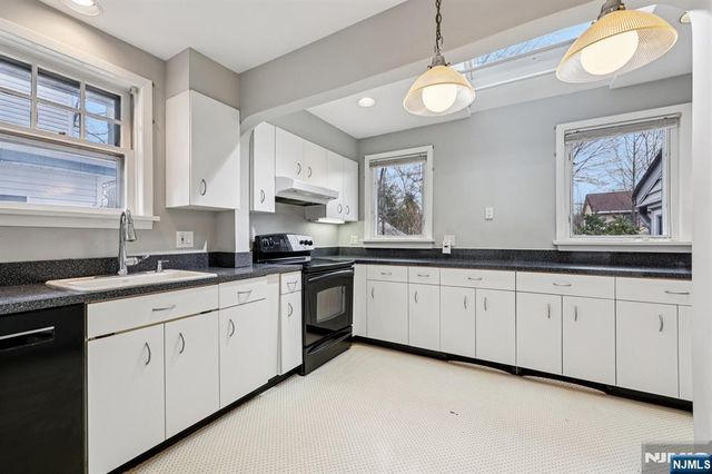 971 Garrison Avenue, Teaneck, NJ 07666