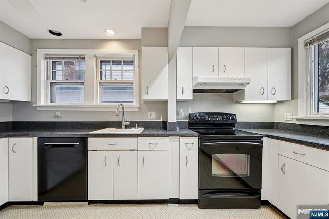 971 Garrison Avenue, Teaneck, NJ 07666