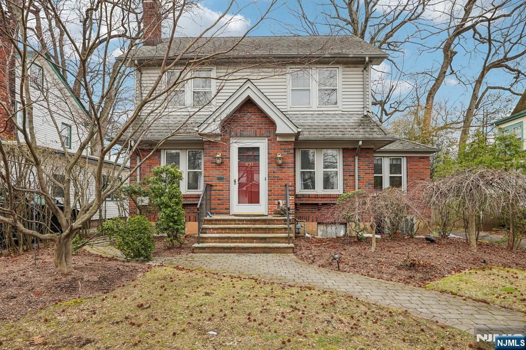 971 Garrison Avenue, Teaneck, NJ 07666