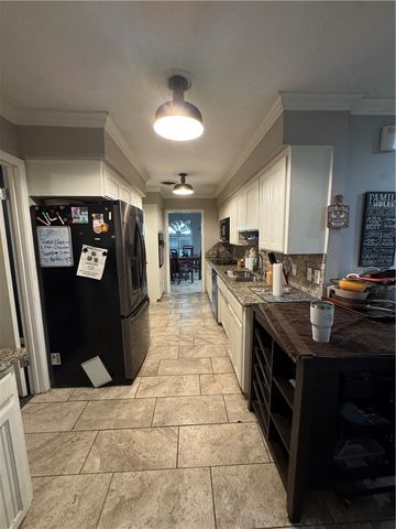 2000 Kirk, Brenham, TX 77833