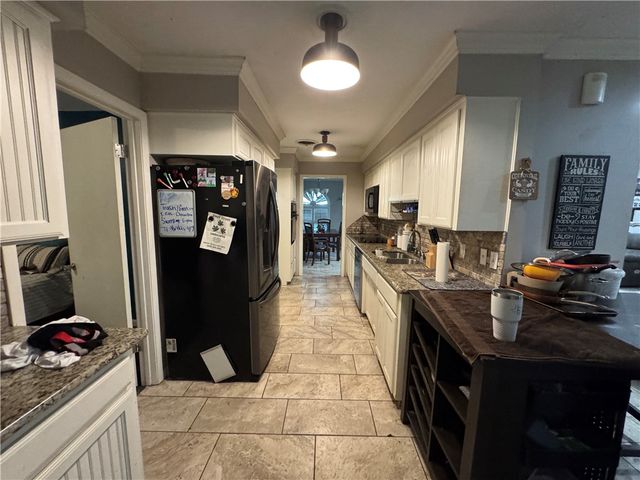 2000 Kirk, Brenham, TX 77833