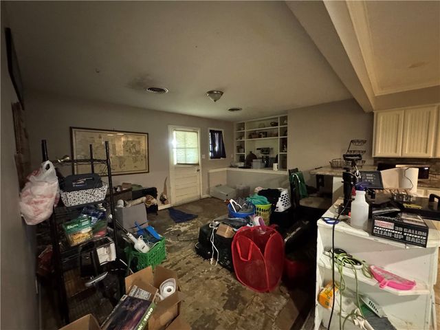 2000 Kirk, Brenham, TX 77833