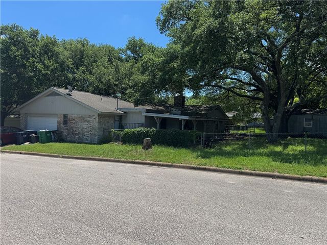 2000 Kirk, Brenham, TX 77833
