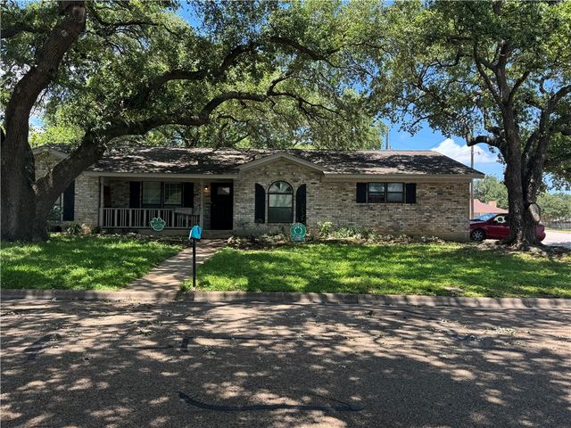 2000 Kirk, Brenham, TX 77833