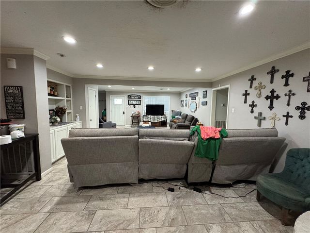 2000 Kirk, Brenham, TX 77833