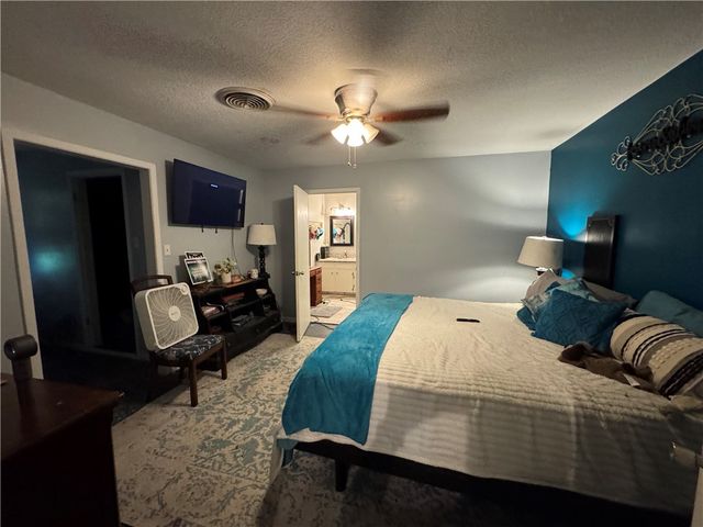 2000 Kirk, Brenham, TX 77833