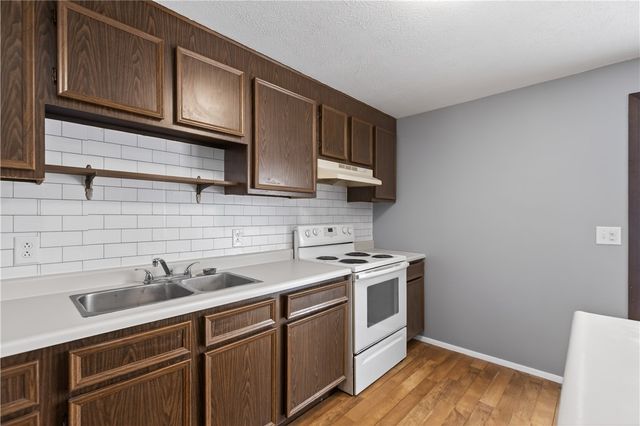 300 Moonridge Drive, Economy, PA 15042