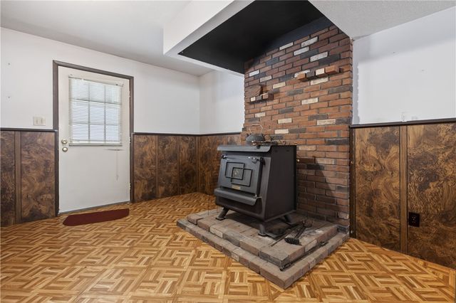 300 Moonridge Drive, Economy, PA 15042