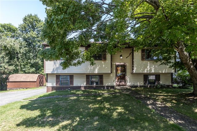 300 Moonridge Drive, Economy, PA 15042