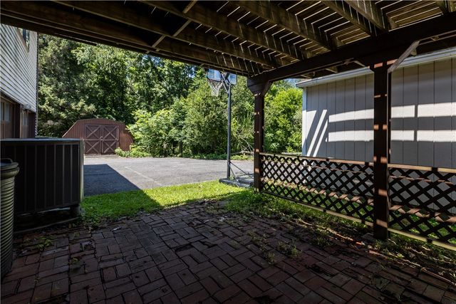 300 Moonridge Drive, Economy, PA 15042