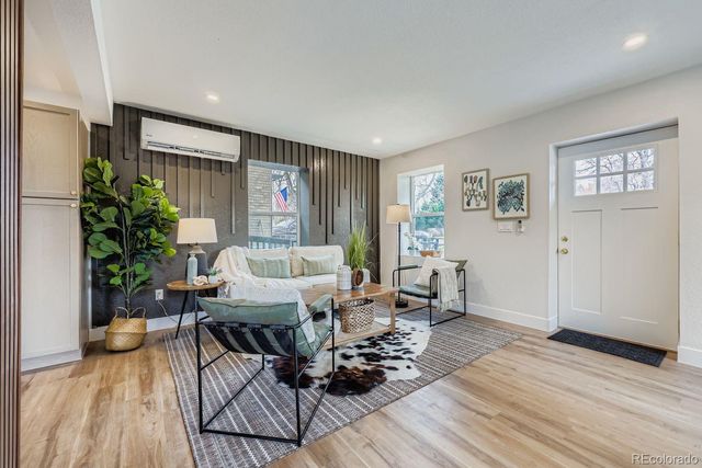 1551 S University Boulevard, Denver, CO 80210